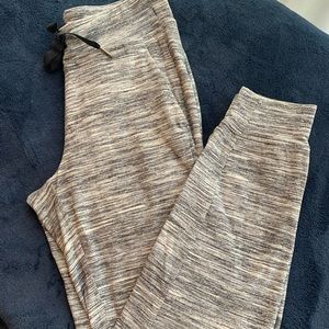 Lululemon ‘Ready to Rulu’ joggers